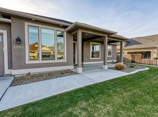 1002 Christopher Ln, Pasco, WA 99301