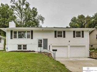 7169 N 39th St, Omaha, NE 68112