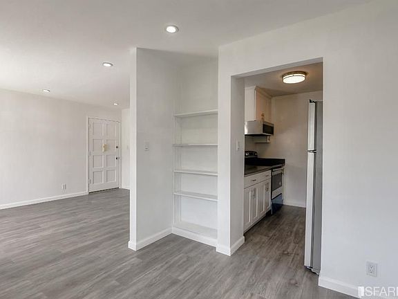 3rd image of 46728 Crawford St #14-L
