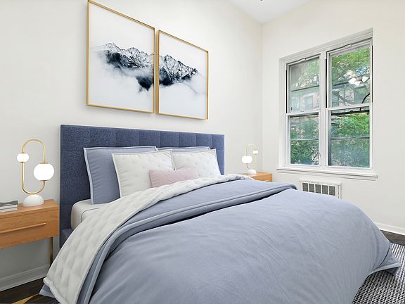 4th image of 10 W 87th St #Penthouse 4a