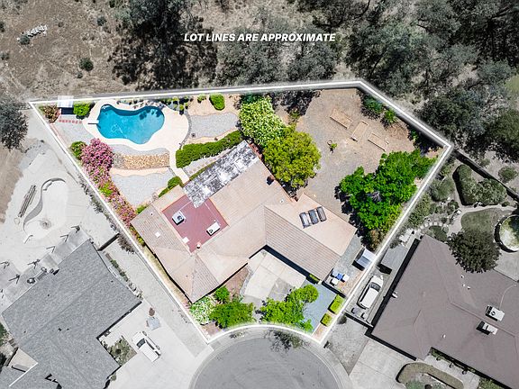 4th image of 861 Dawson Ct