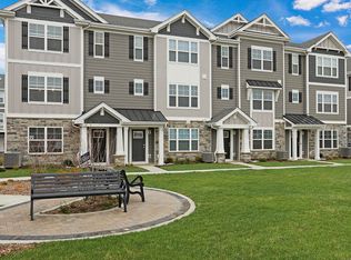 334 Basin Ct, Saint Charles, IL 60174