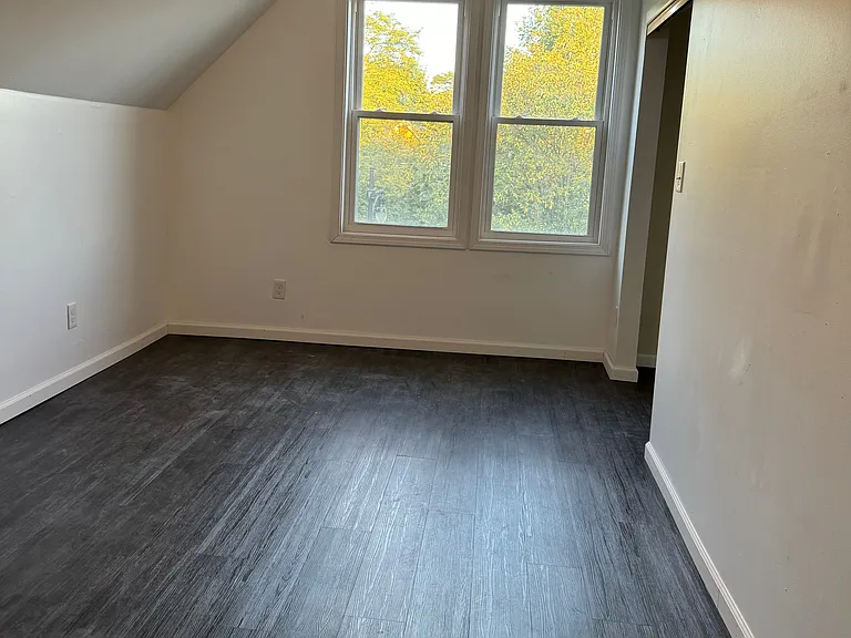 389 Richmond Ave #3 — Photo 9