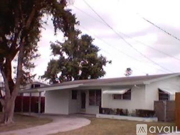 4th image of 4700 SW 43rd Ter