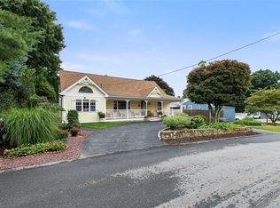 12 Hattie Ave, Smithfield, RI 02828