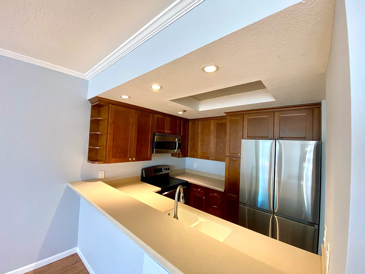 Building Photo - 411 Park Ave #204