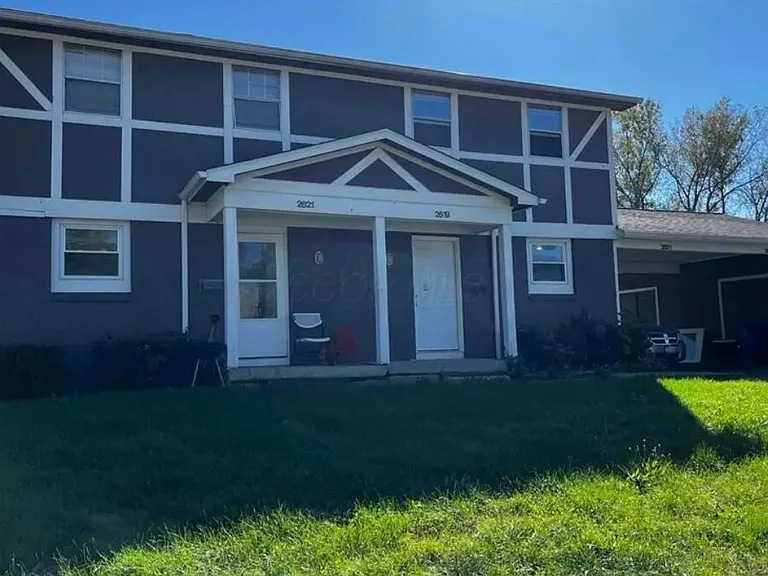 2621 Woodsedge Rd — Photo 1