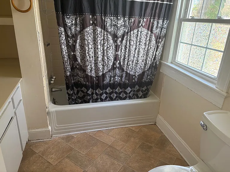 full upstairs bath