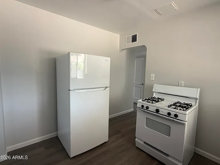 2221 E Osborn Rd — Photo 7