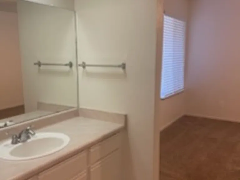 7066 N Thorne Ave — Photo 11