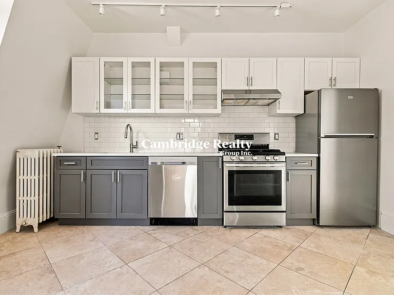 54 Harvard St #3T — Photo 2