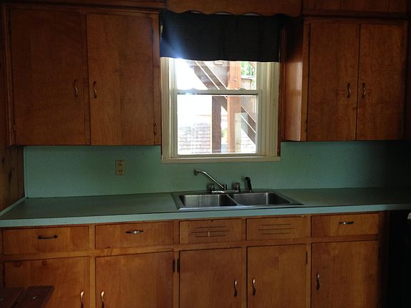 3rd image of 521 N Water St #A