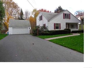 79 Park Pl, Orchard Park, NY 14127