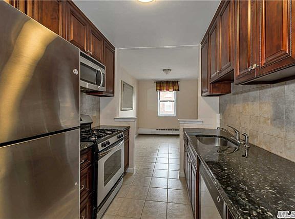 3rd image of 370 W Broadway APT 6C