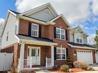 8306 Mansfield Ave, Burbank, IL