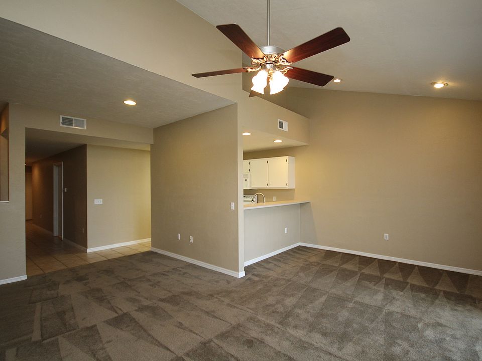 2nd image of 4700 SW Archer Rd APT M90