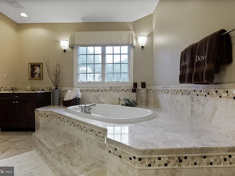 9864 Walker Glen Ct — Photo 43