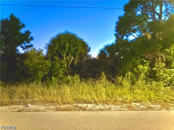 2909 67th St W, Lehigh Acres, FL 33971