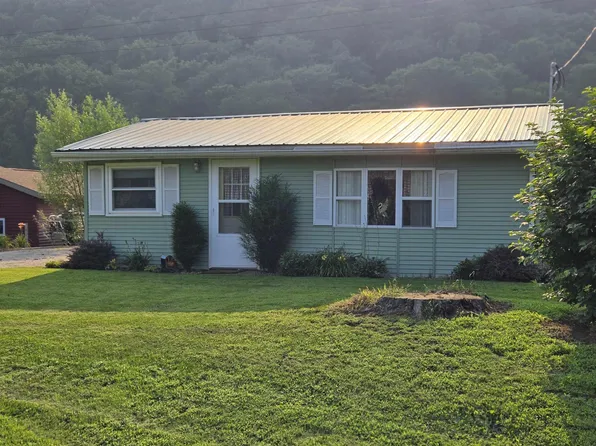 25711 Mississippi Rd, Garnavillo, IA 52049