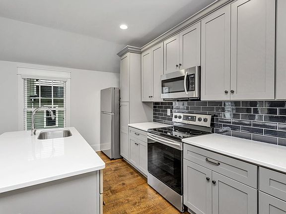 4th image of 57 Hillcrest Ave NW #A