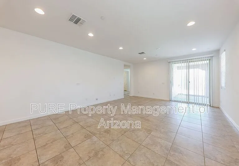 32002 N 125th Ln — Photo 5