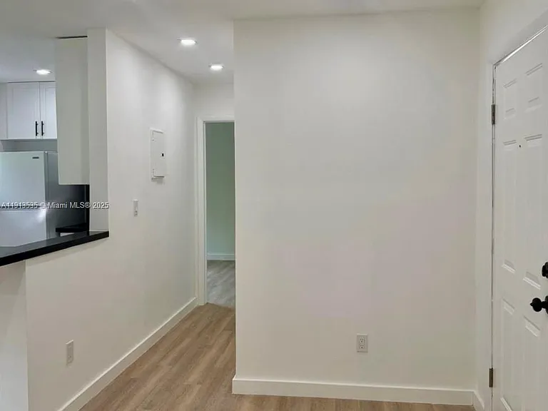 7535 NE 2nd Ct #1 — Photo 32