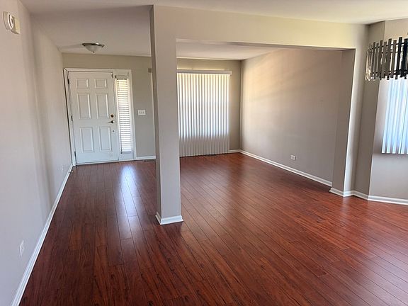 3rd image of 2337 Queensbridge Dr