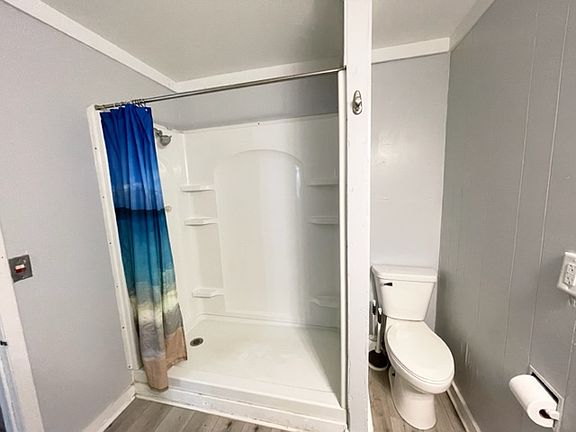 Step in oversized shower