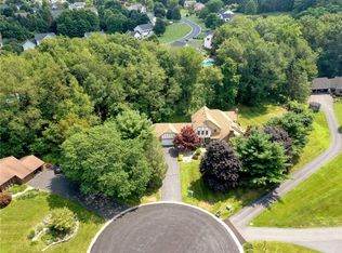 14 Pondview Dr, Pittsford, NY 14534