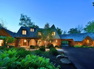 101 Moffett Rd, Lake Bluff, IL 60044