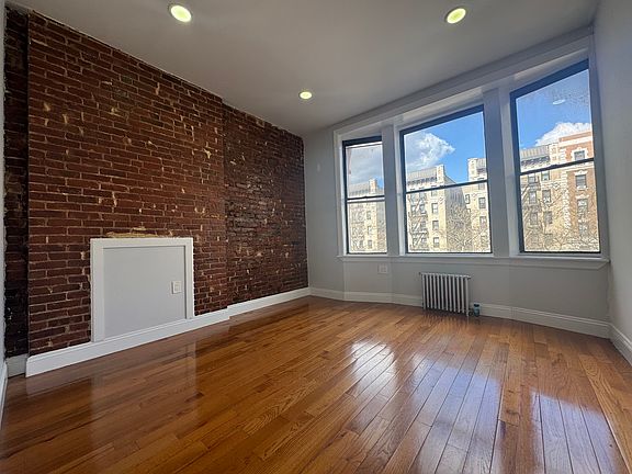 2nd image of 3924 Broadway APT 2b