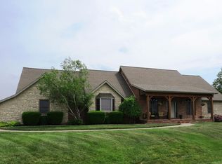 20905 Grandlake Cir, Lebanon, MO 65536