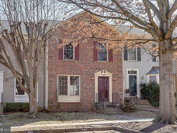 3rd image of 13821 Wakley Ct