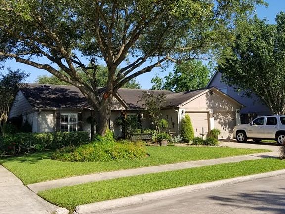 3rd image of 2316 Meadow Green Dr