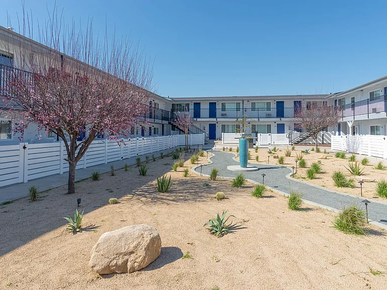 Tyler Arms Apartments - Riverside, CA — Photo 45