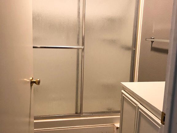 5th image of 504 N Jefferson St Ste B