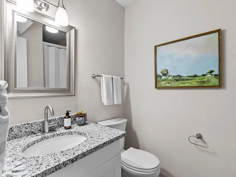 300 E McPherson Dr — Photo 14