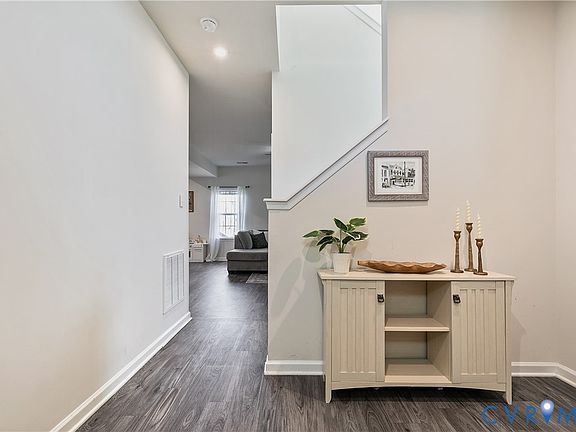 5th image of 3905 Seasons Ln