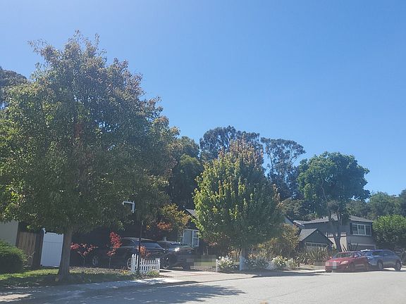 4th image of 2015 Devereux Dr