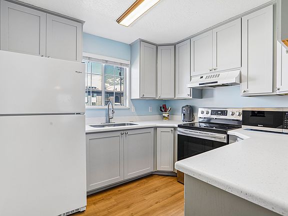 2nd image of 888 N 600 W APT 40