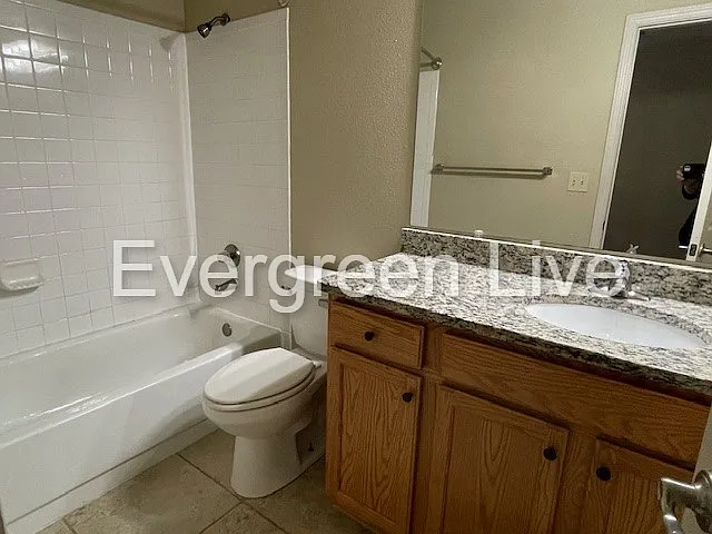 105 Barrow Ct — Photo 6