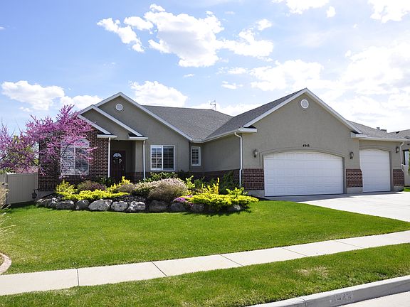 3rd image of 4943 W Cherry Laurel Ln