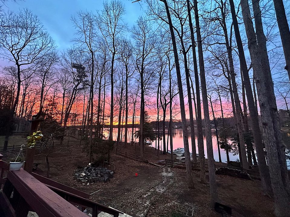 1st image of 678 Lake Caroline Dr