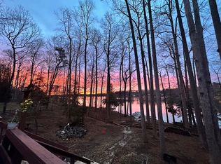 678 Lake Caroline Dr, Ruther Glen, VA 22546