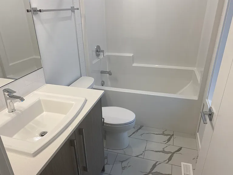 280 Chelsea Rd — Photo 33
