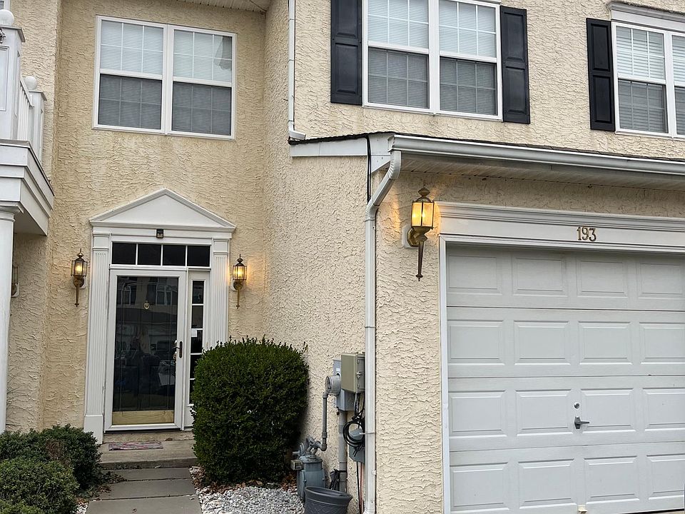 1st image of 193 Gillespie Ave