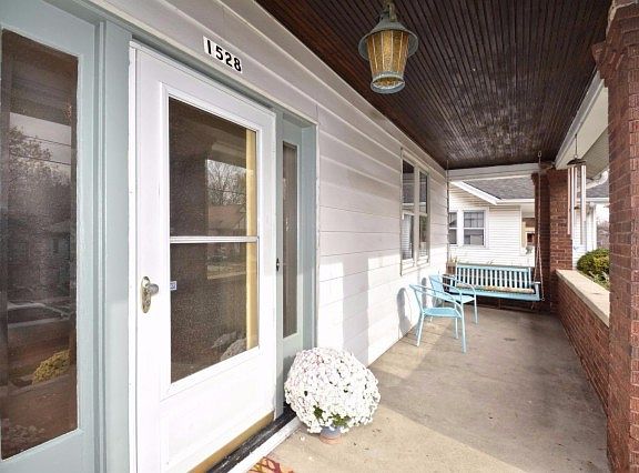 2nd image of 1528 Ambrose Ave
