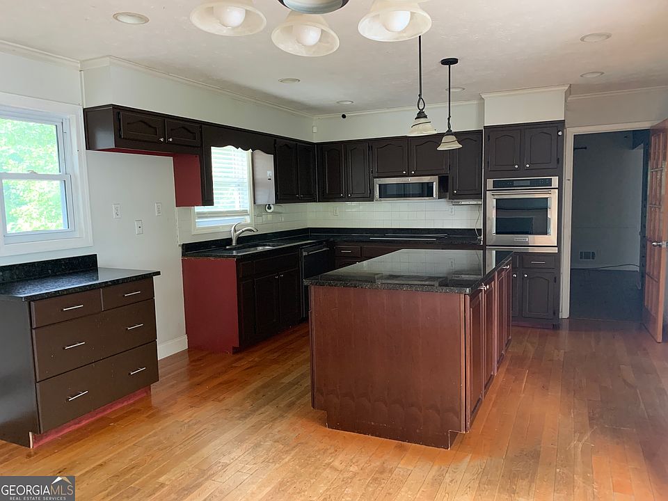 402 Emily Dr SW, Lilburn, GA 30047 | MLS #10804918 | Zillow