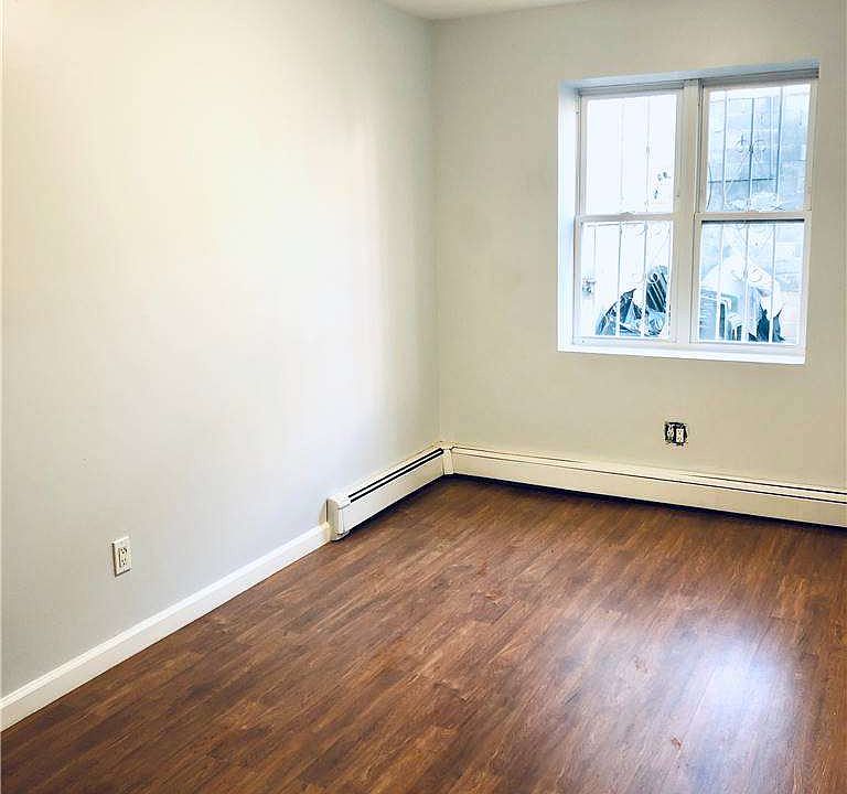 2nd image of 16847 93rd Ave
