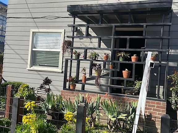 2nd image of 5643 Telegraph Ave #8947671